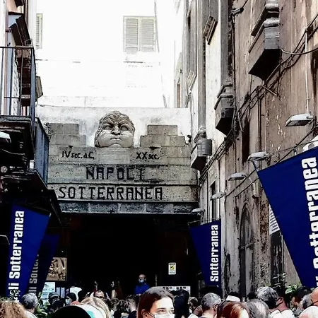 多莫斯阿莫尼欧住宿加早餐旅馆 住宿加早餐酒店 那不勒斯