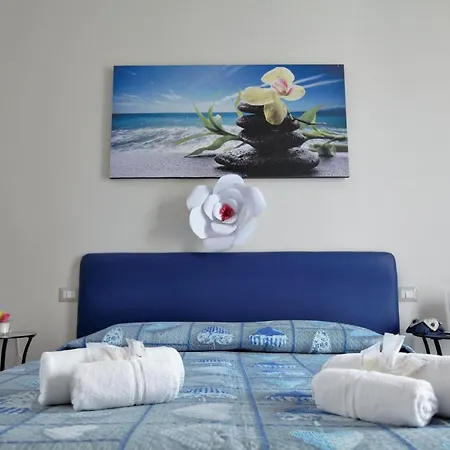 多莫斯阿莫尼欧住宿加早餐旅馆 那不勒斯